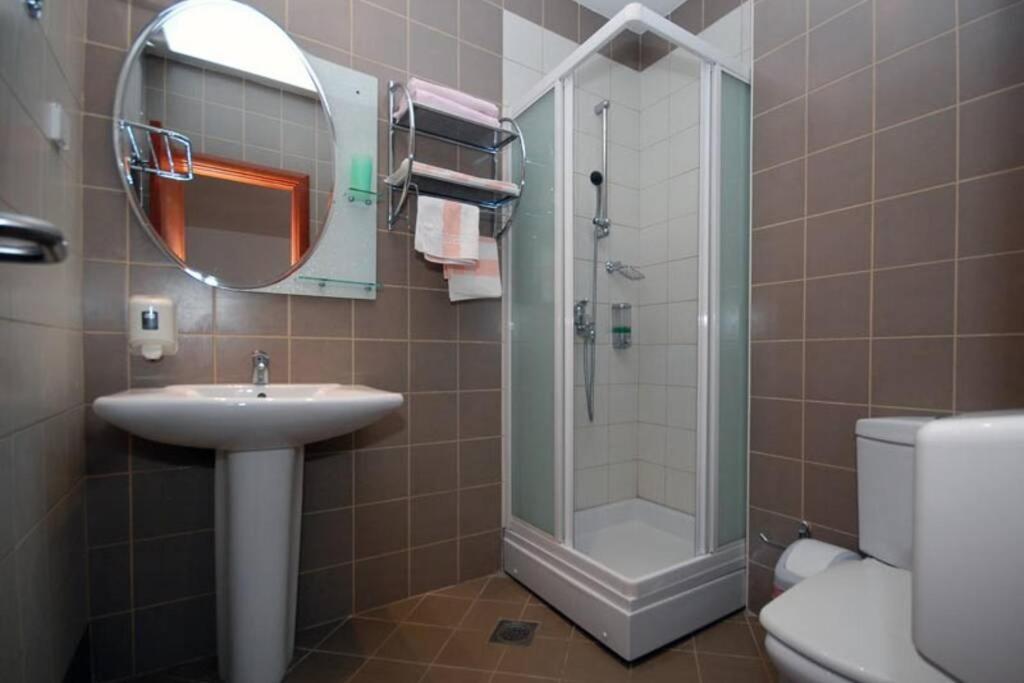 Bmv Room For 2-3 With Greenery View Sveti Stefan Exterior photo