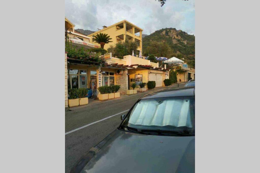 Bmv Room For 2-3 With Greenery View Sveti Stefan Exterior photo