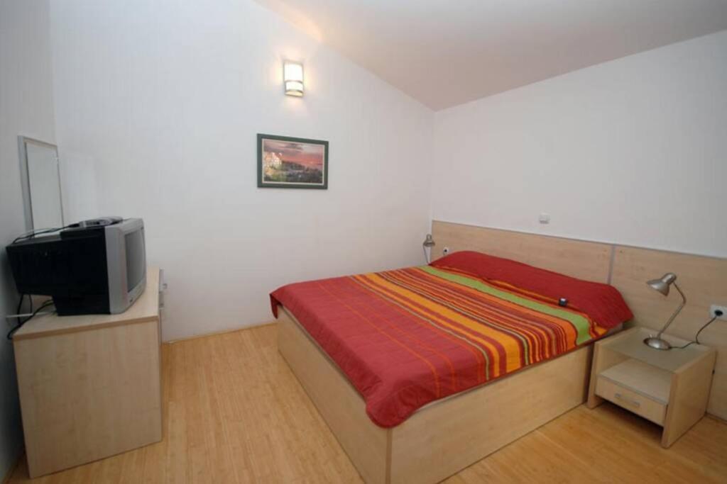 Bmv Room For 2-3 With Greenery View Sveti Stefan Exterior photo